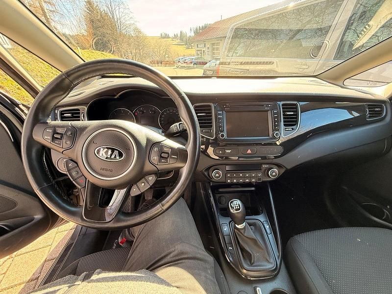 Gebraucht Kia Carens 140 PS (102 kW) 2016 Grau Van / Kleinbus