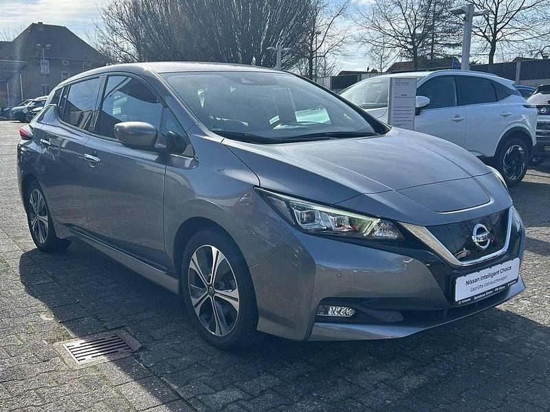 Gebraucht Nissan Leaf Tekna 110 kW (150 PS) 2022 Gun metallic Kleinwagen
