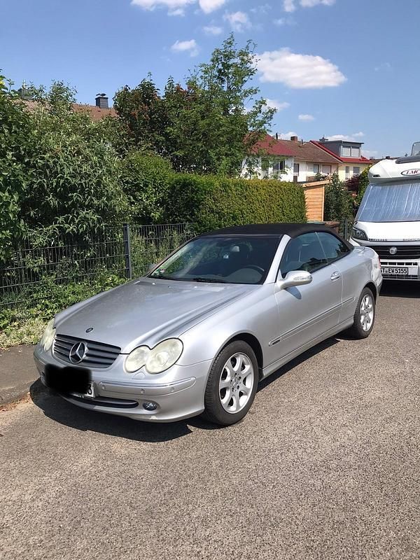 Silber Gebraucht 2004 Mercedes CLK320 Cabrio | 3.800 € (Guter Preis) - Bild 1/4