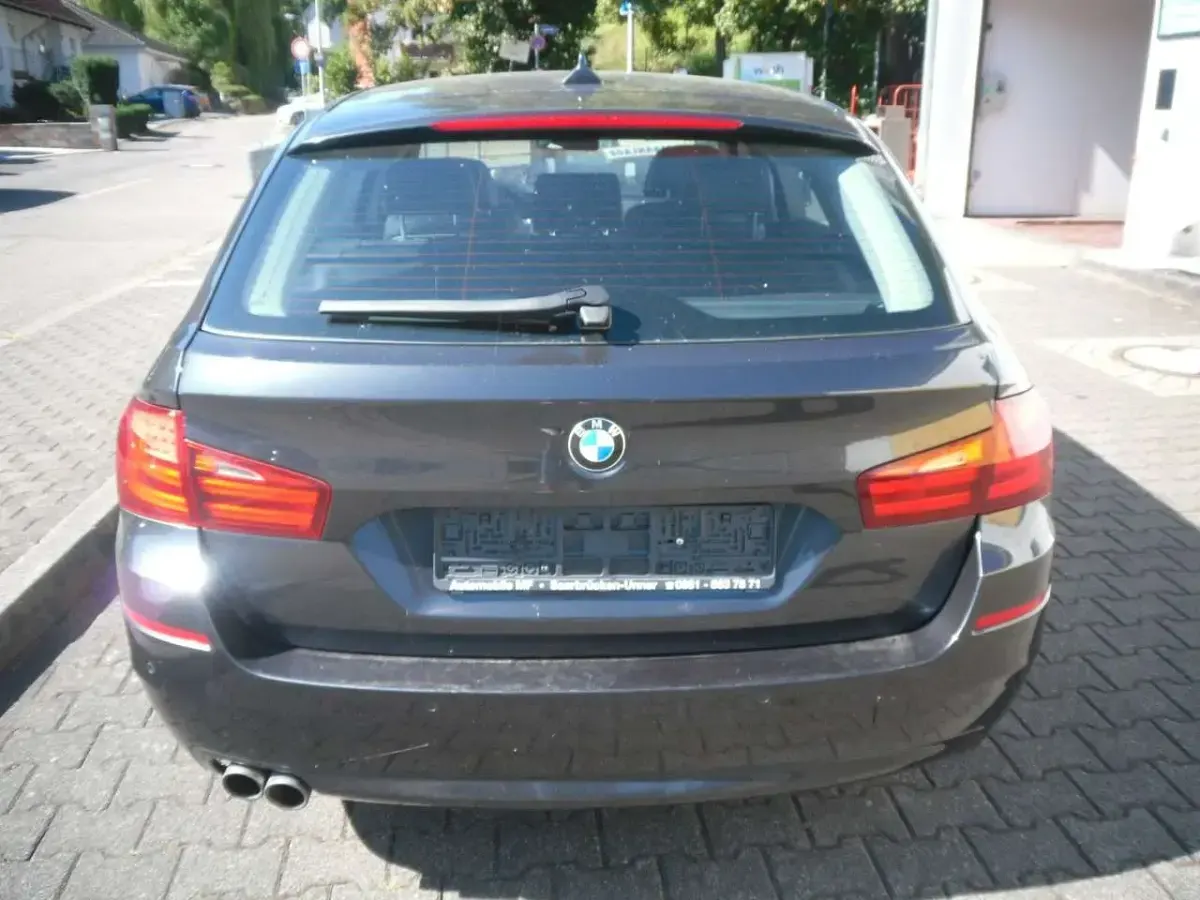 Gebraucht BMW 520 M Sport 184 PS (135 kW) 2013 Sophistograu ii brillanteffekt Kombi