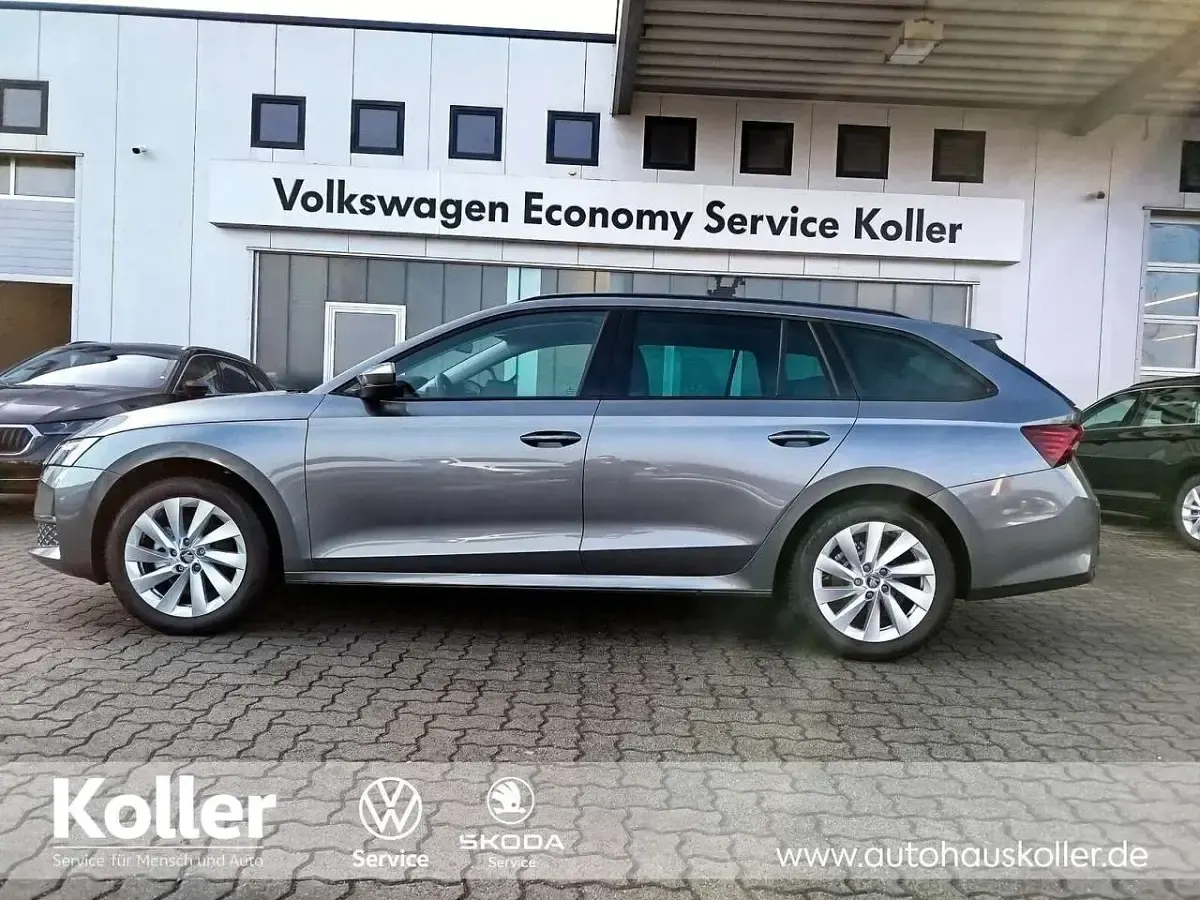 Gebraucht Skoda Octavia Selection 150 PS (110 kW) 2025 Graphitegrau Kombi
