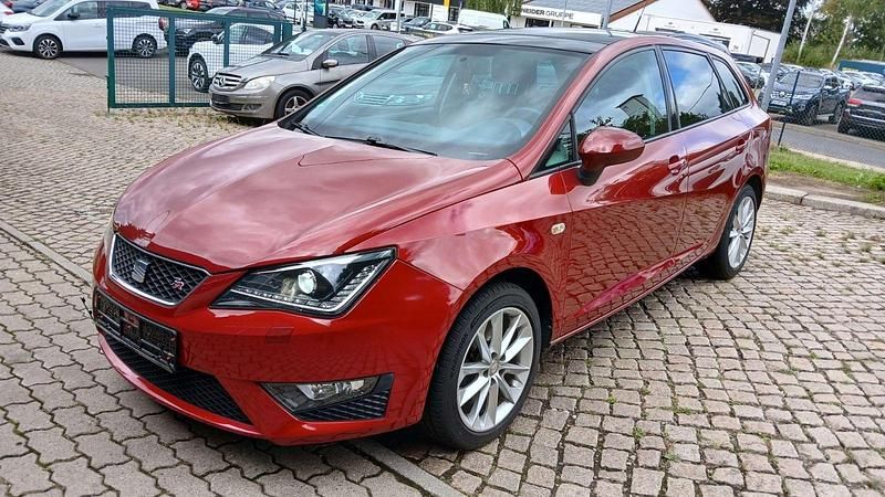 Rot Gebraucht 2012 Seat Ibiza ST FR Kombi | 13.490 € - Bild 1/2