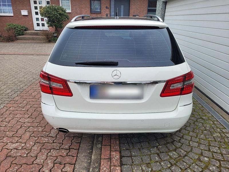 Gebraucht Mercedes E200 Avantgarde 184 PS (135 kW) 2010 Weiß Kombi
