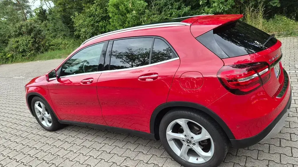 Gebraucht Mercedes GLA250 211 PS (155 kW) 2018 Rot SUV