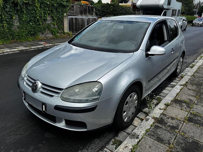 Silber Gebraucht 2004 VW Golf IV Comfortline Limousine | 800 € (Superpreis) - Bild 1/4