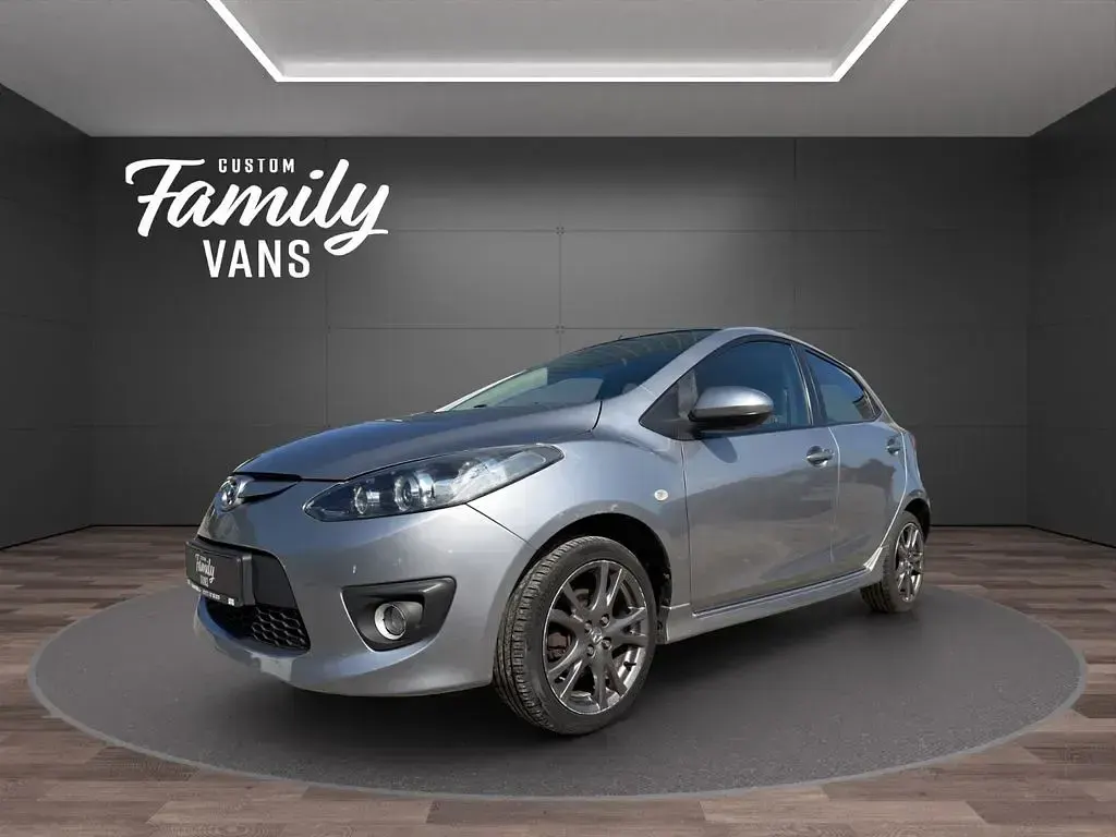 Używany Mazda 2 Dynamic 103 KM (75 kW) 2009 Srebrny Hatchback