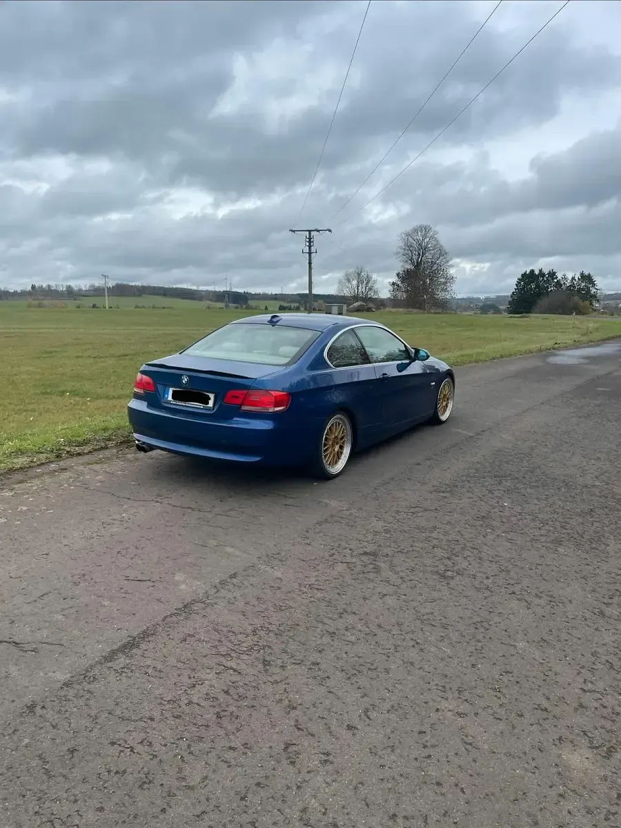 Second-hand BMW 330 272 CP (200 kW) 2007 Albastru Coupe