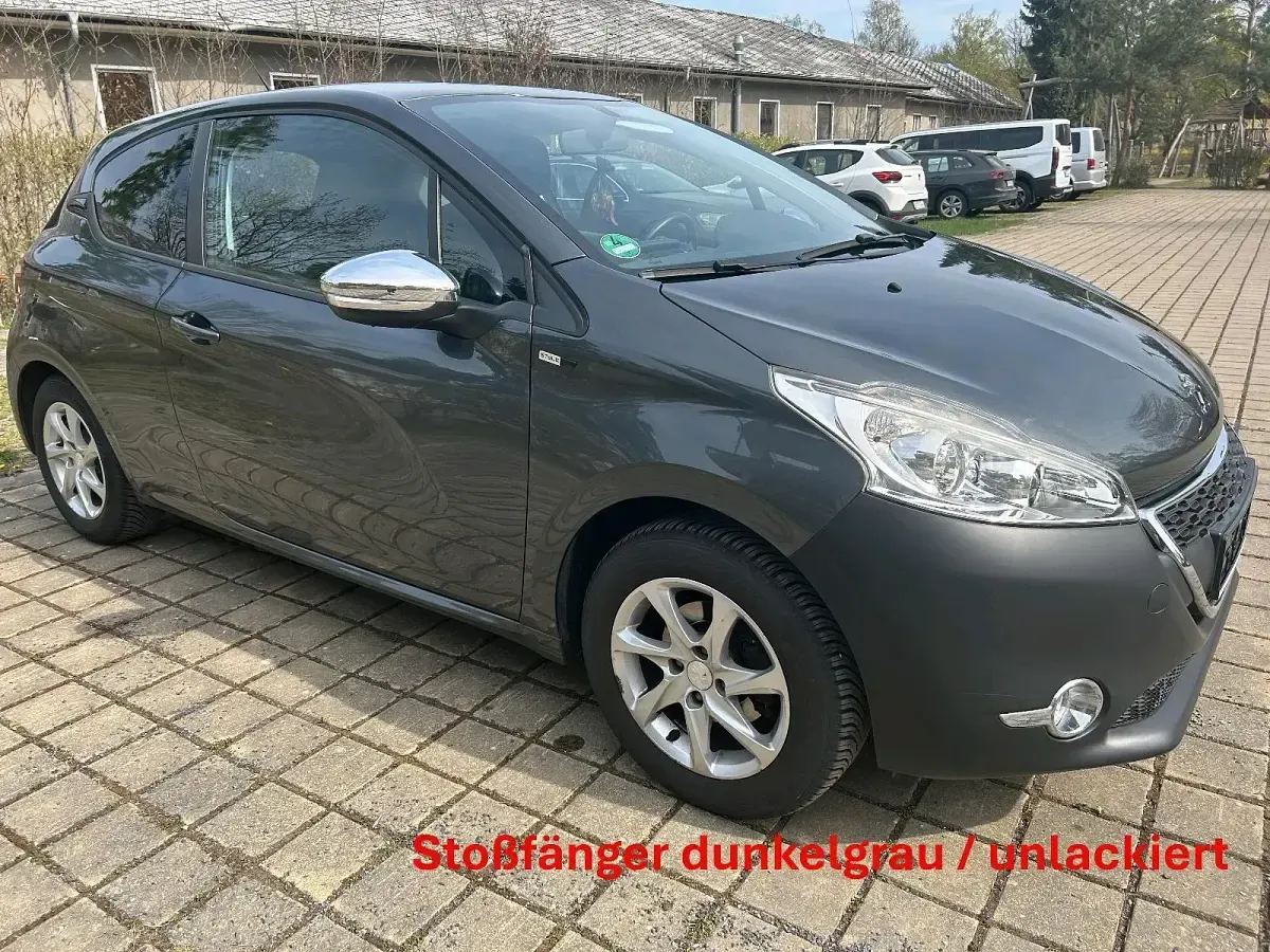 Gebraucht Peugeot 208 Style 82 PS (60 kW) 2014 Grau Kleinwagen