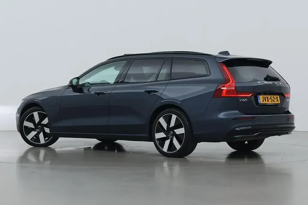 Gebraucht Volvo V60 Plus 341 PS (250 kW) 2025 Blau Kombi