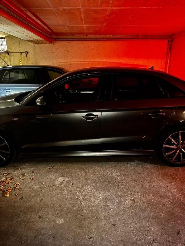 Gebraucht Audi A3 S-Line 150 PS (110 kW) 2017 Grau Limousine