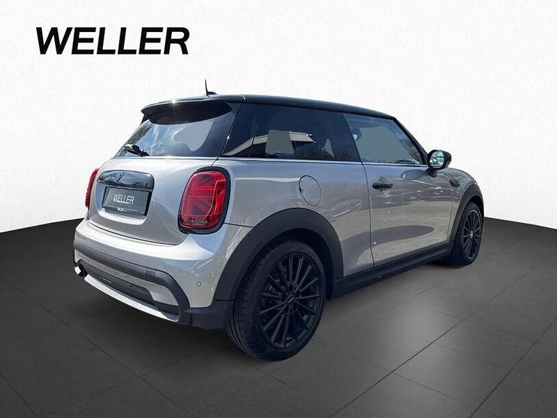 Gebraucht Mini Cooper 136 PS (100 kW) 2023 Melting silver iii (silber) Kleinwagen