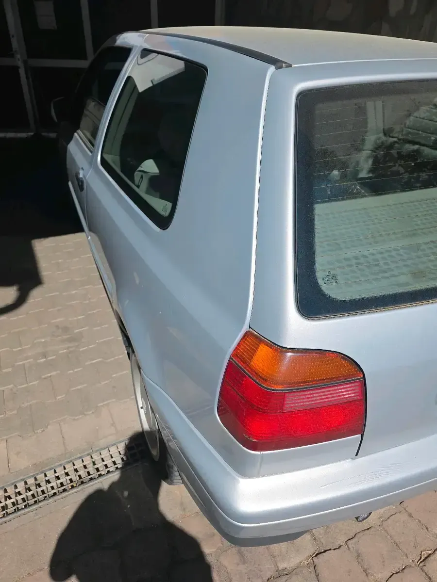 Gebraucht VW Golf III 90 PS (66 kW) 1995 Silber Kleinwagen