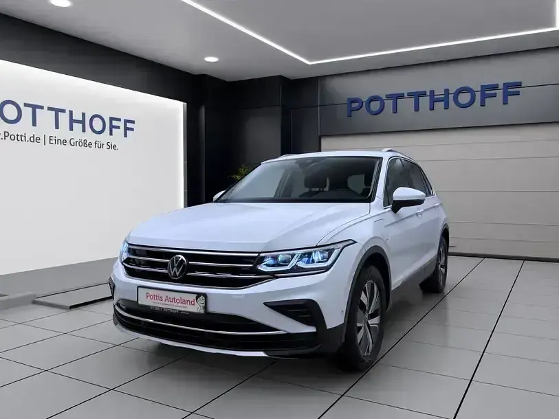 Gebraucht VW Tiguan Elegance 245 PS (180 kW) 2023 Pure white SUV