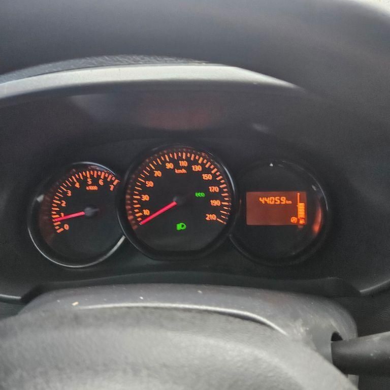 Gebraucht Dacia Dokker Comfort 102 PS (75 kW) 2021 Weiß Van / Kleinbus