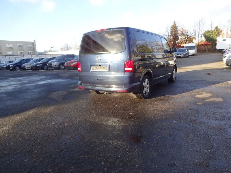 Gebraucht VW T5 Comfortline 179 PS (131 kW) 2012 Blau Van