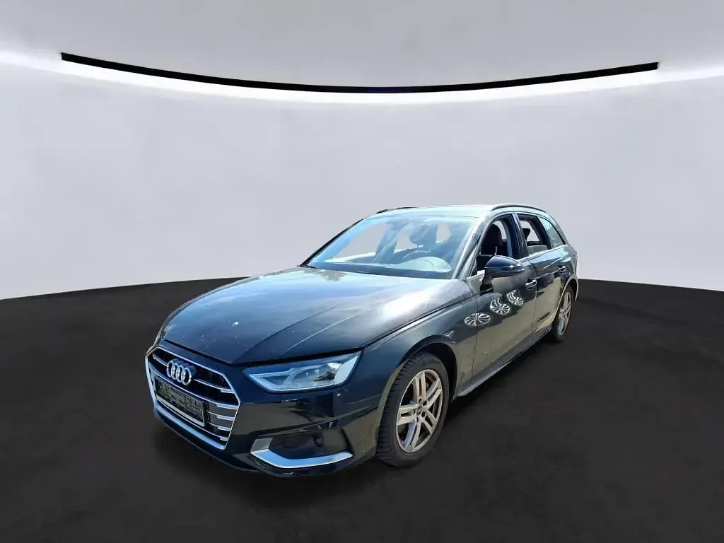 Gebraucht Audi A4 Advanced 204 PS (150 kW) 2022 Schwarz Kombi