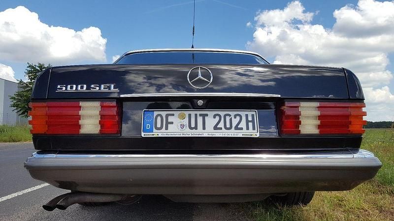Schwarz Gebraucht 1985 Mercedes 500 Limousine | 16.990 € - Bild 1/4
