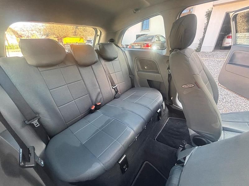 Usata Ford Fiesta 60 CV (44 kW) 2003 Argento Utilitaria