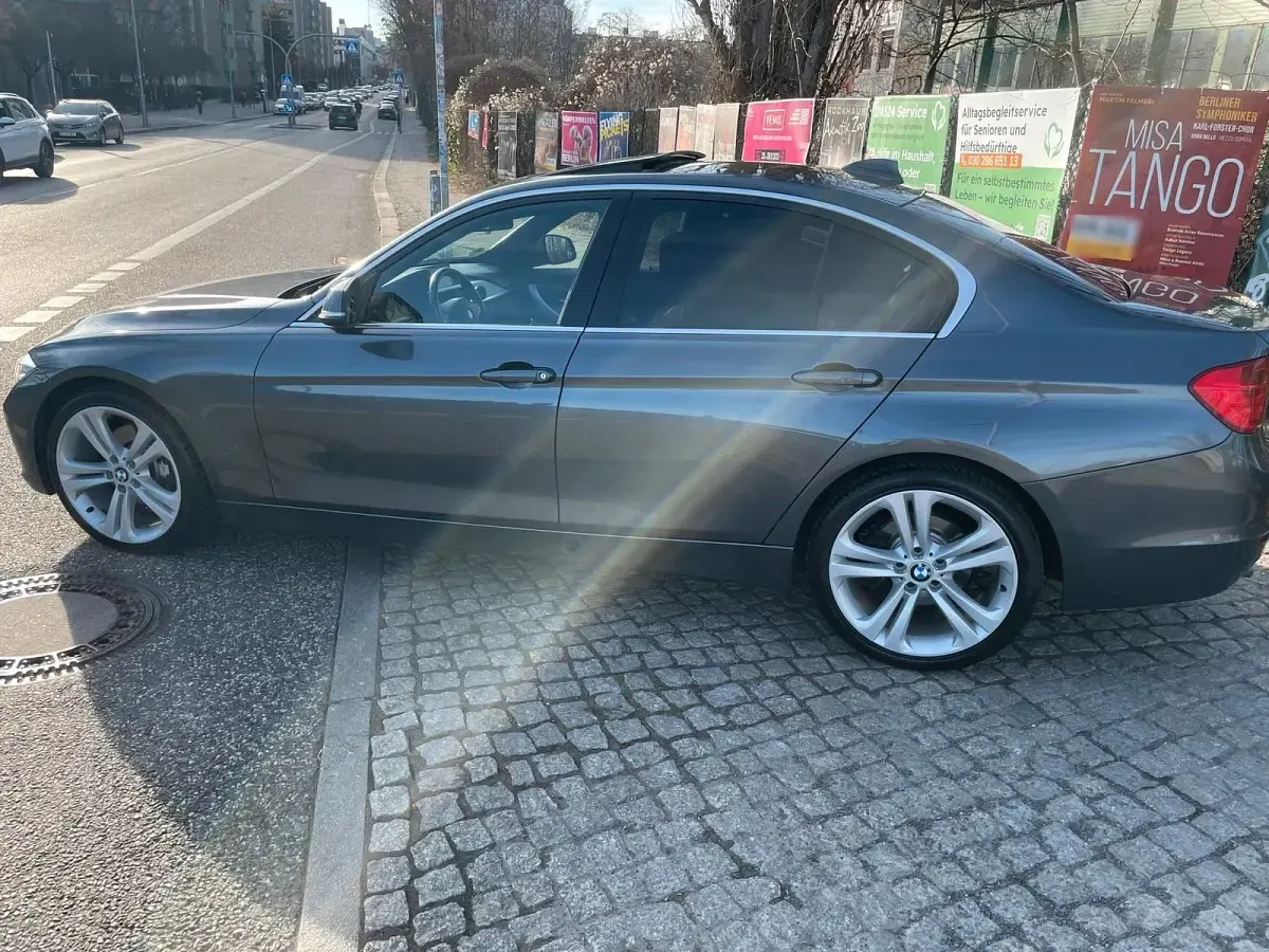 Gebraucht BMW 325 218 PS (160 kW) 2014 Grau Limousine