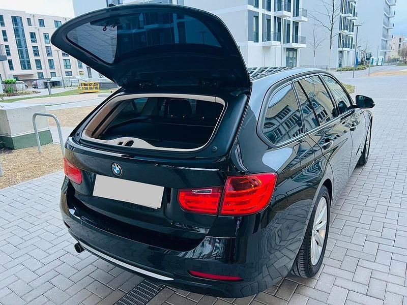 Gebraucht BMW 320 Performance 184 PS (135 kW) 2013 Schwarz Kombi
