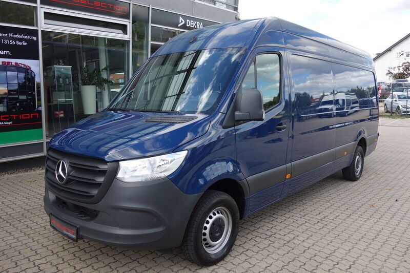 Blau (metallic) Gebraucht 2022 Mercedes Sprinter Van | 28.799 € (Superpreis) - Bild 1/4