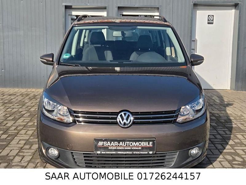 Gebraucht VW Touran Trendline 105 PS (77 kW) 2014 Braun Van / Kleinbus