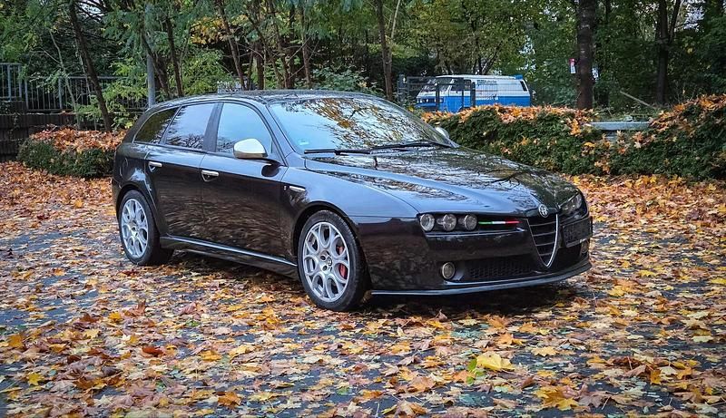 Schwarz Gebraucht 2009 Alfa Romeo 159 Ti Kombi | 4.900 € (Guter Preis) - Bild 1/4