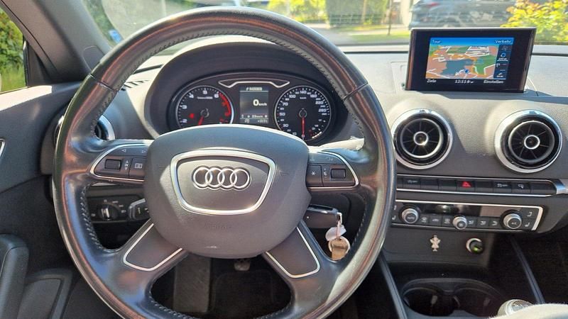 Gebraucht Audi A3 Cabriolet Ambiente 125 PS (91 kW) 2015 Grau Cabrio