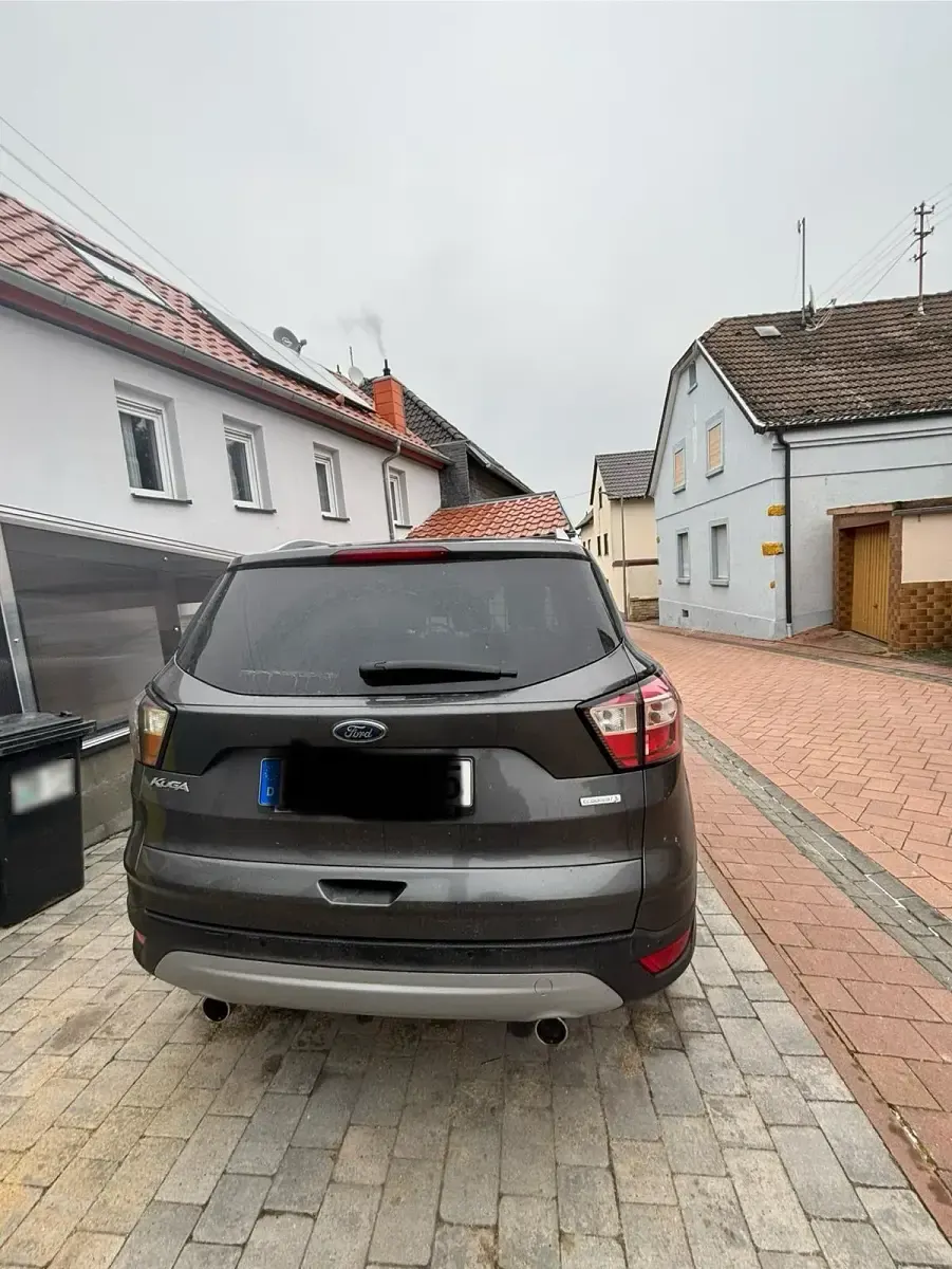 Gebraucht Ford Kuga Cool & Connect 120 PS (88 kW) 2018 Grau SUV