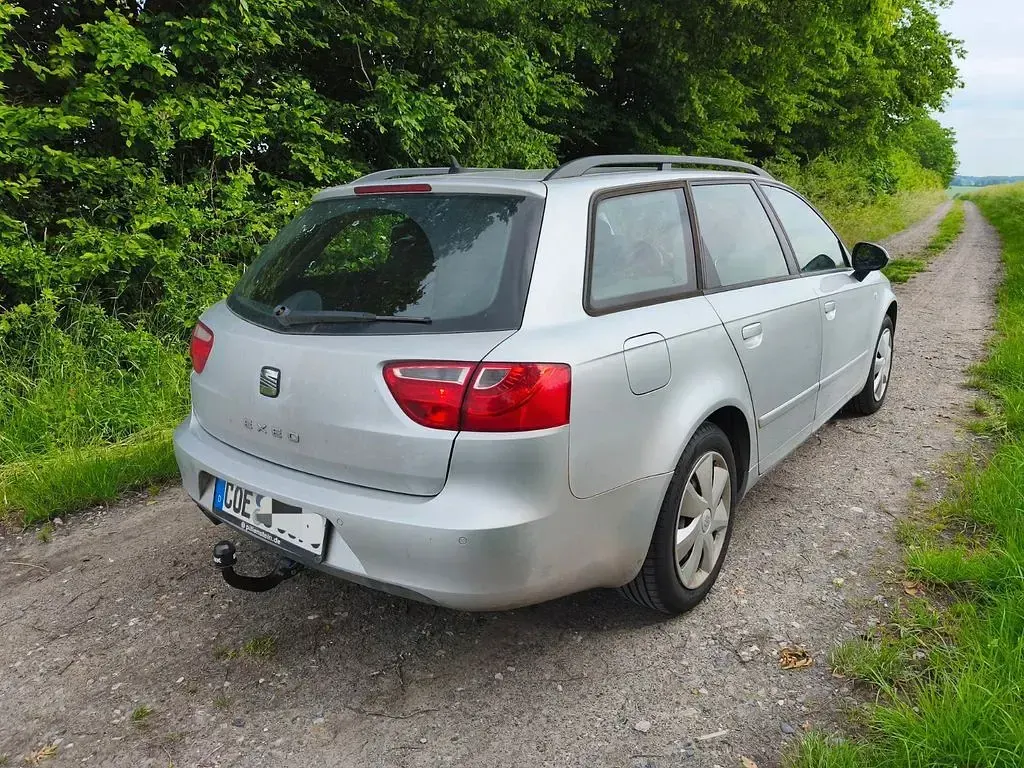 Gebraucht Seat Exeo Reference 120 PS (88 kW) 2011 Silber Limousine