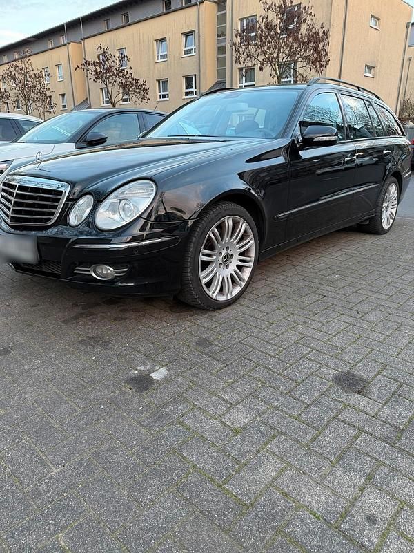 Gebraucht Mercedes E280 231 PS (169 kW) 2007 Schwarz Kombi