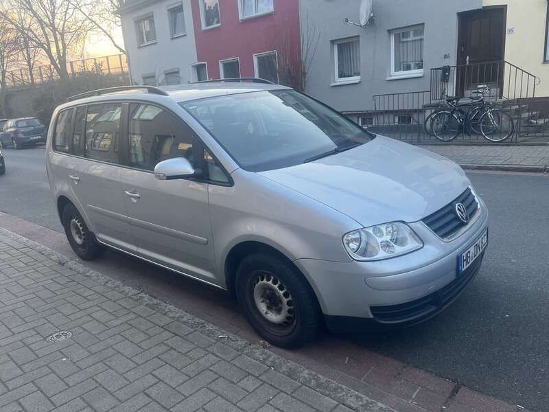 Grau Gebraucht 2006 VW Touran Trendline Van / Kleinbus | 1.999 € (Guter Preis) - Bild 1/4