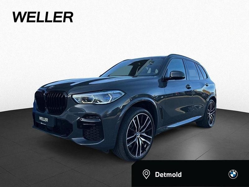 Grau Gebraucht 2021 BMW X5 Performance SUV | 56.990 € (Etwas zu teuer) - Bild 1/4