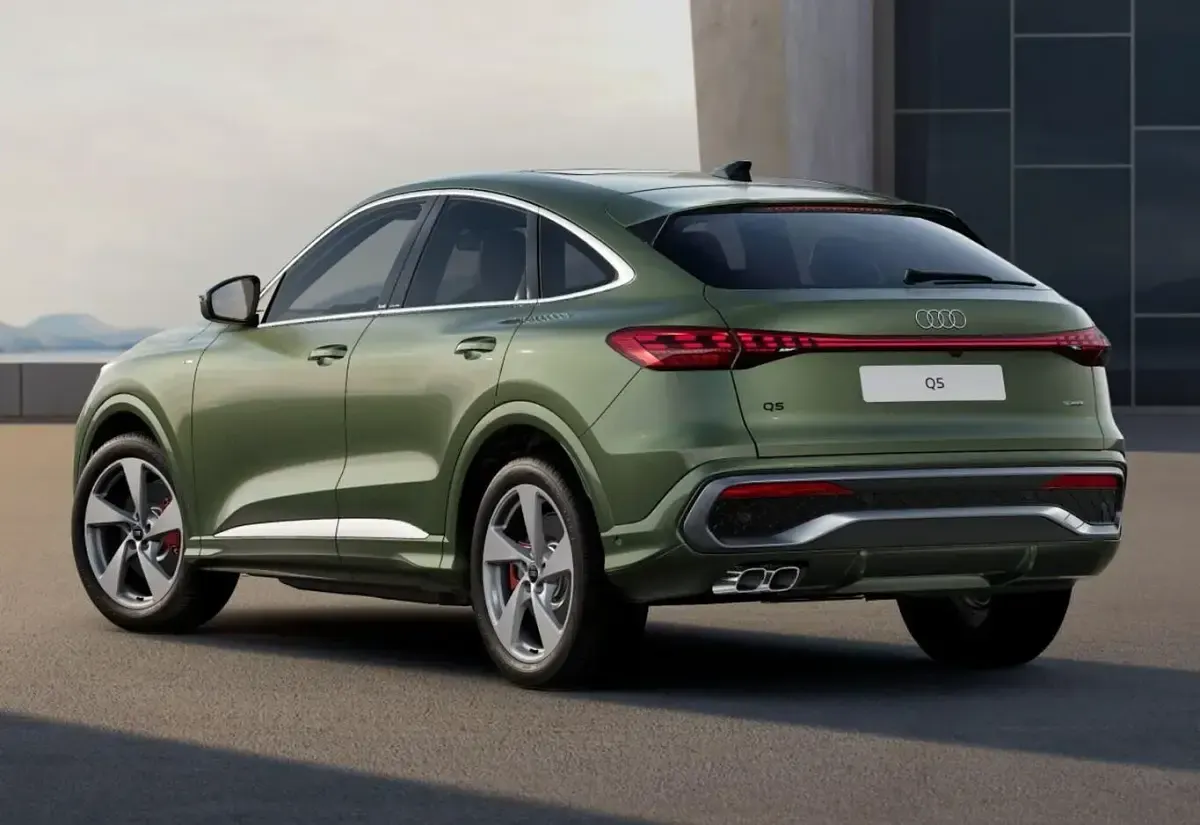 Neu Audi Q5 Sportback S-Line 299 PS (219 kW) 2026 Distriktgrün metallic SUV