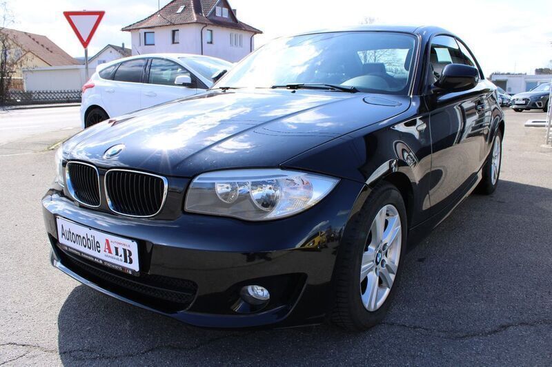 Schwarz Gebraucht 2012 BMW 120 Kleinwagen | 6.950 € (Fairer Preis) - Bild 1/4