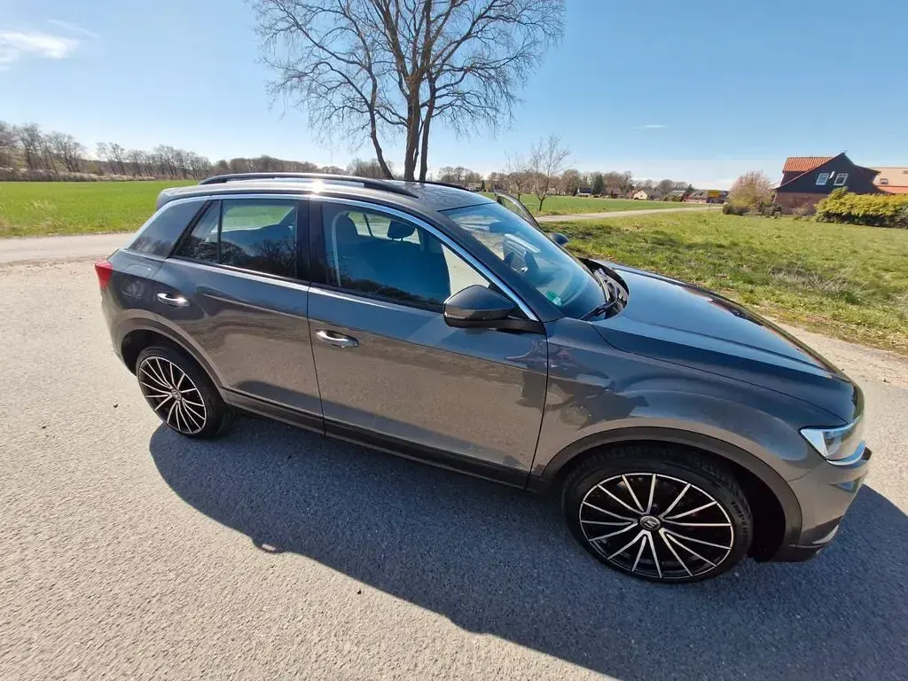Gebraucht VW T-Roc 150 PS (110 kW) 2017 Grau SUV