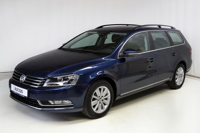 Gebraucht VW Passat Comfortline 140 PS (102 kW) 2013 Blau metallic Kombi