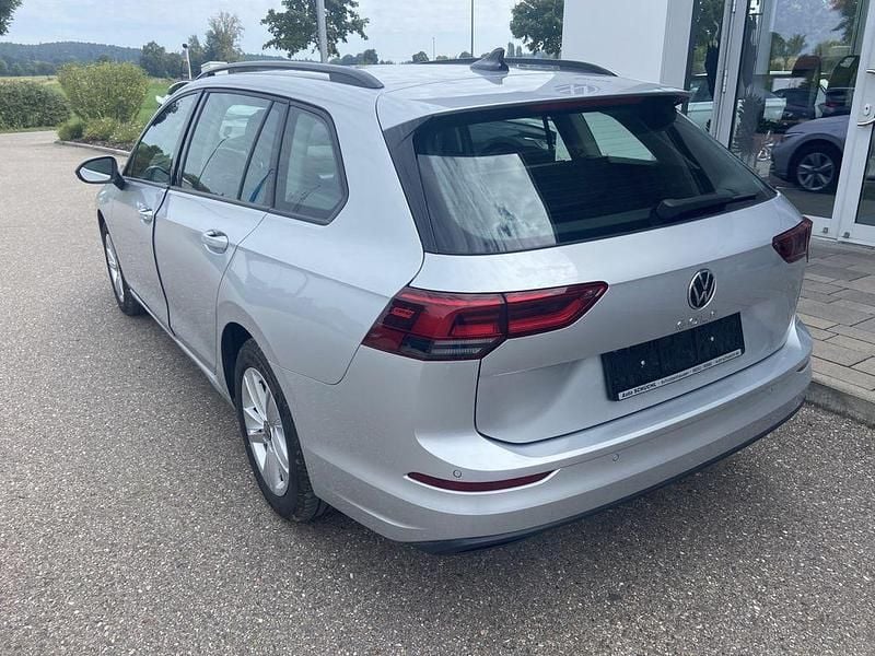 Second-hand VW Golf VIII Active 116 CP (85 kW) 2021 Argintiu Break