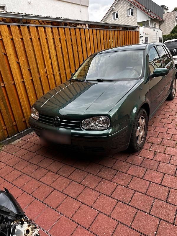 Grün Gebraucht 1998 VW Golf IV Comfortline Kombi | 1.100 € (Fairer Preis) - Bild 1/4