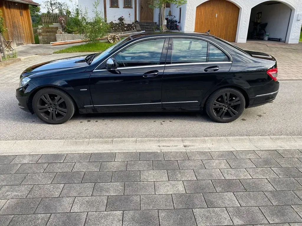 Gebraucht Mercedes C180 156 PS (114 kW) 2008 Schwarz Limousine