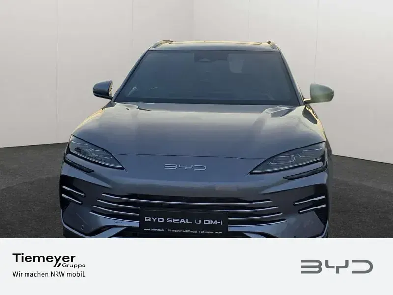 Neu BYD Seal U Boost 218 PS (160 kW) 2026 Grau SUV