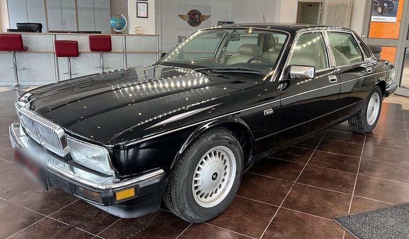 Gebraucht Jaguar XJ40 184 PS (135 kW) 1988 Schwarz Limousine