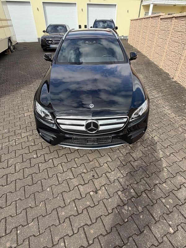 Gebraucht Mercedes E220 194 PS (142 kW) 2018 Schwarz Kombi