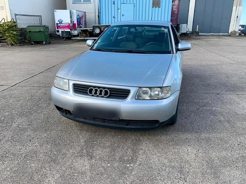 Silber Gebraucht 2001 Audi A3 Kleinwagen | 350 € (Superpreis) - Bild 1/4