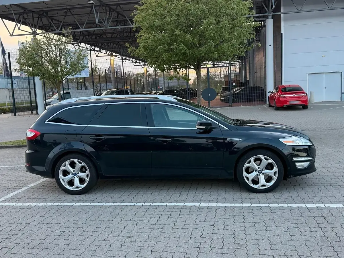 Gebraucht Ford Mondeo 200 PS (147 kW) 2011 Schwarz Kombi