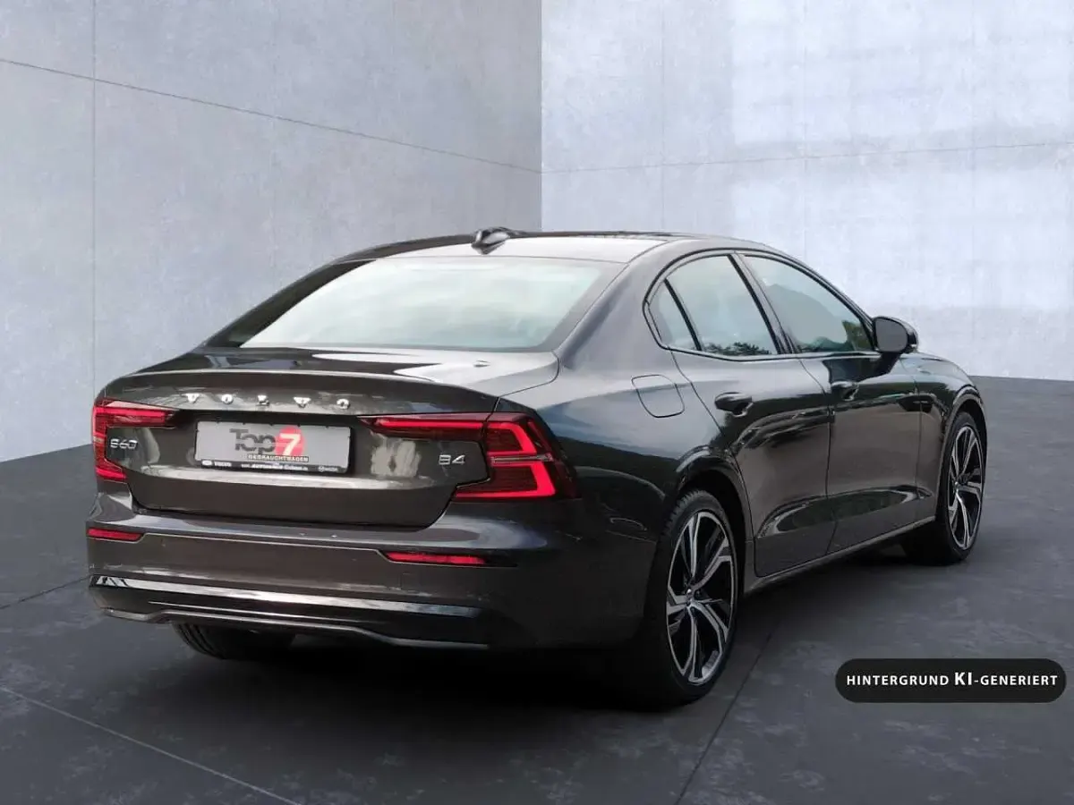 Gebraucht Volvo S60 145 PS (106 kW) 2024 Limousine
