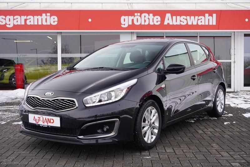 Gebraucht Kia Ceed Attract 99 PS (72 kW) 2018 Schwarz Kleinwagen