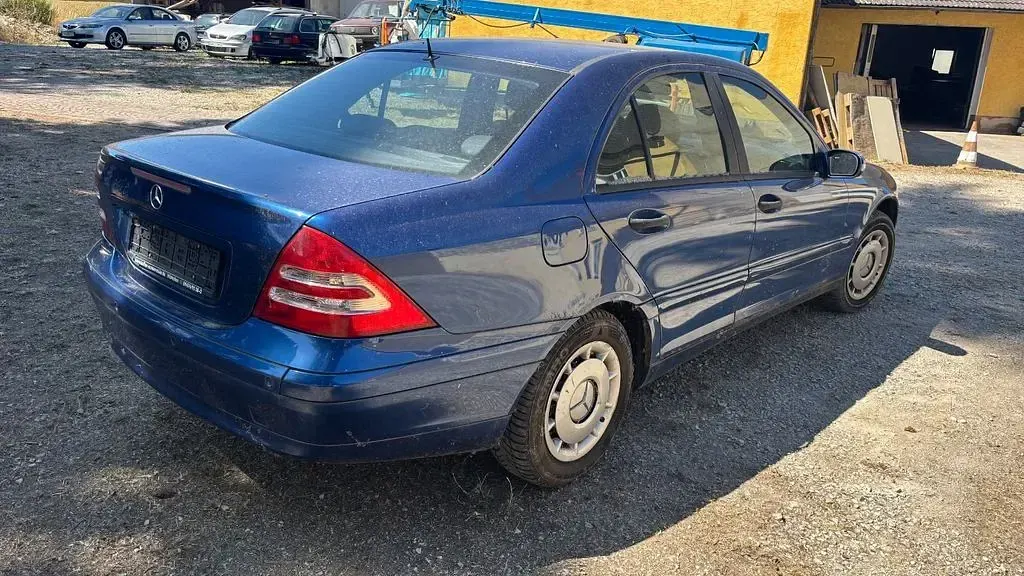 Gebraucht Mercedes C180 143 PS (105 kW) 2003 Blau Limousine