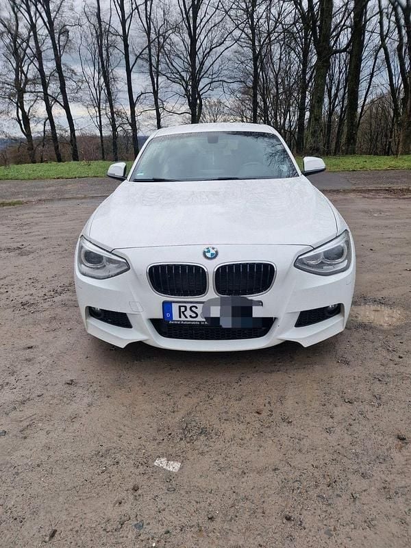 Weiß Gebraucht 2012 BMW 120 Coupé M Sport Coupé | 11.500 € - Bild 1/4