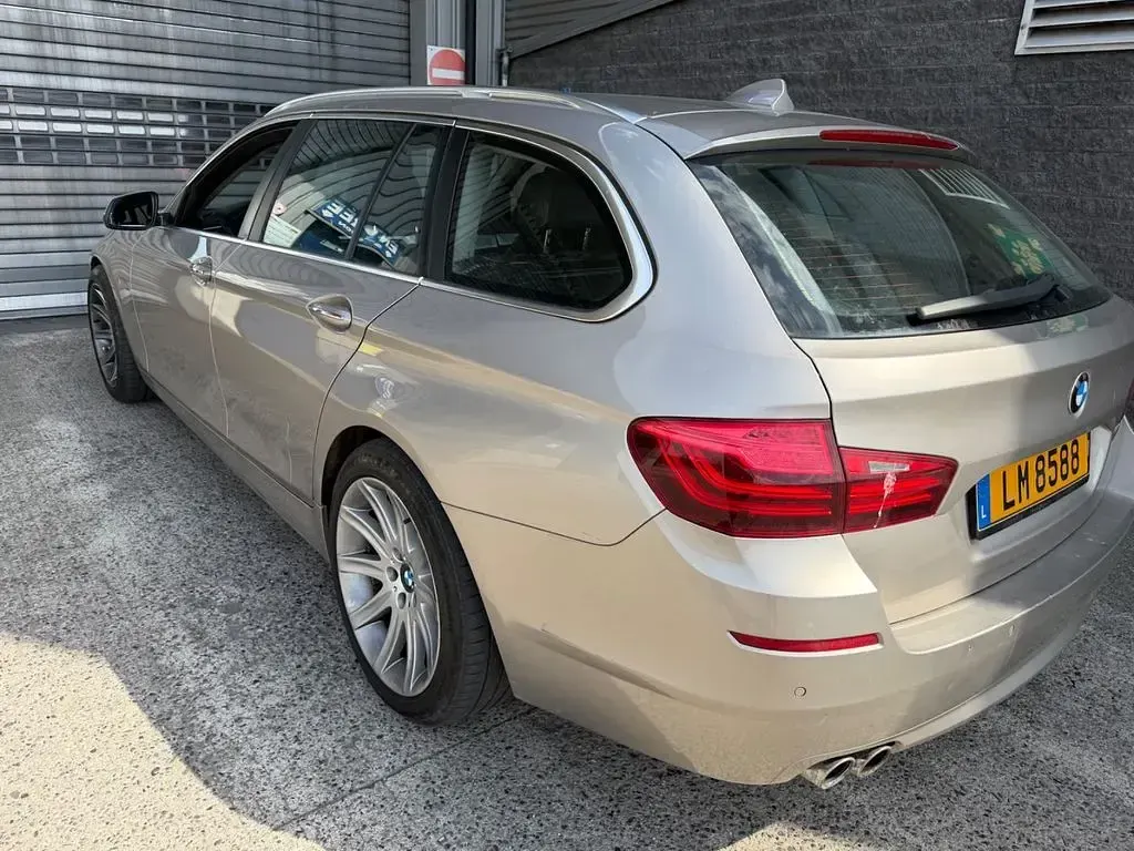 Gebraucht BMW 530 258 PS (189 kW) 2015 Silber Kombi